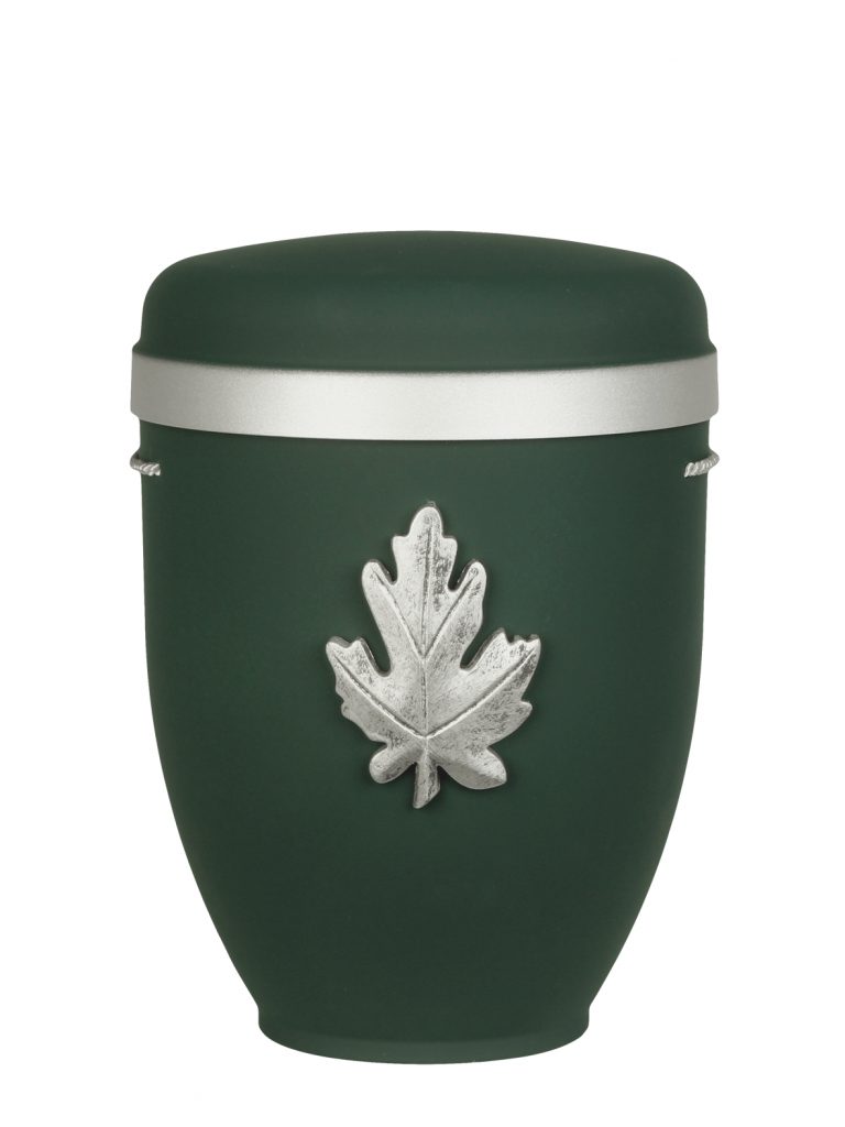 Naturfaserurne, matt tannengrün, Silberrand breit mit aufgesetztem Emblem „Dekor-Emblem Eichenblatt“ in Silber