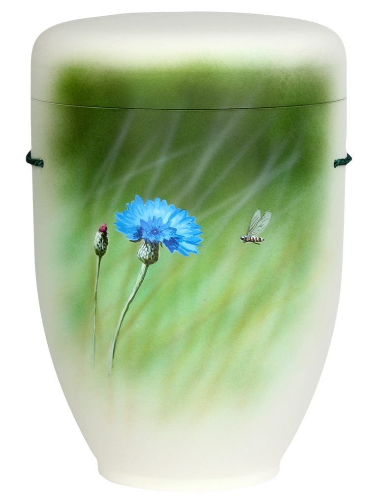 Naturfaserurne, matt warmweiss, handbemaltes Motiv: blaue Kornblume