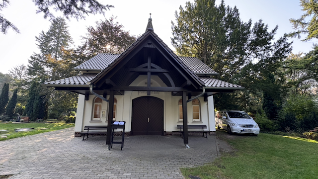 Kapelle des Grasdorfer Friedhofes in Laatzen, Ahornstraße